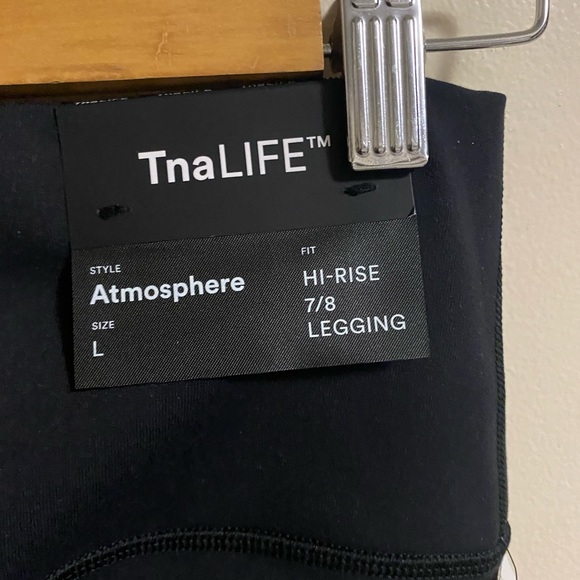 NWT TNA 7/8 black leggings - Picture 3 of 4